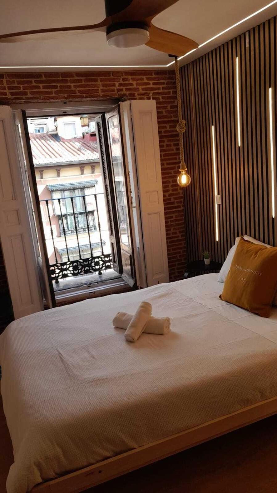 Apartamentos Preciados Madrid Værelse billede